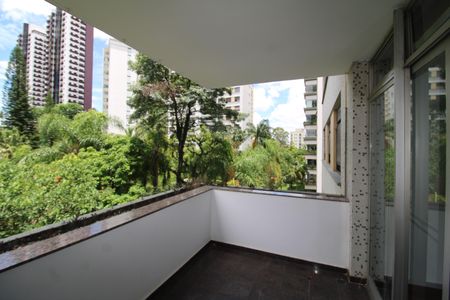 Apartamento à venda com 170m², 3 quartos e 2 vagasSala - Varanda