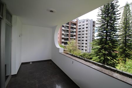 Apartamento à venda com 170m², 3 quartos e 2 vagasSala - Varanda