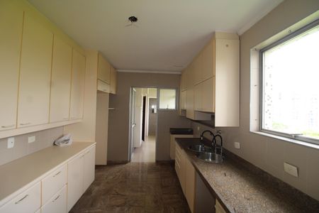 Apartamento à venda com 170m², 3 quartos e 2 vagasCozinha