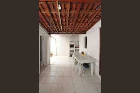 Casa à venda com 172m², 2 quartos e 2 vagas