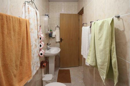 Casa à venda com 172m², 2 quartos e 2 vagas