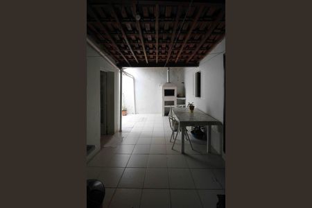 Casa à venda com 172m², 2 quartos e 2 vagas