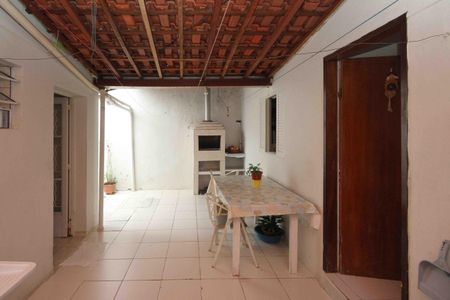 Casa à venda com 172m², 2 quartos e 2 vagas