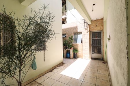 Casa à venda com 60m², 2 quartos e 2 vagas