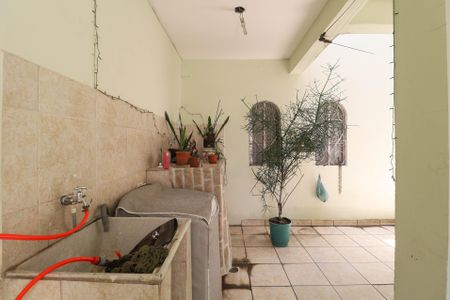 Casa à venda com 60m², 2 quartos e 2 vagas