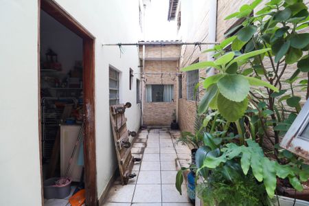 Casa à venda com 60m², 2 quartos e 2 vagas
