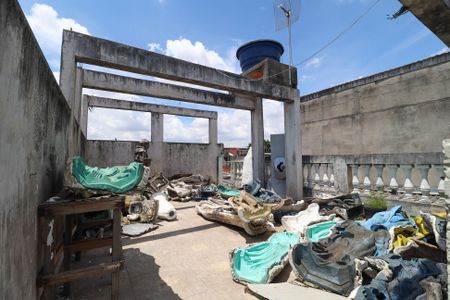 Casa à venda com 60m², 2 quartos e 2 vagas