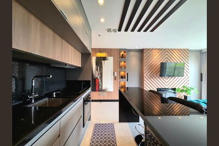 Cozinha de apartamento para alugar com 1 quarto, 60m² em Vila Olímpia, São Paulo