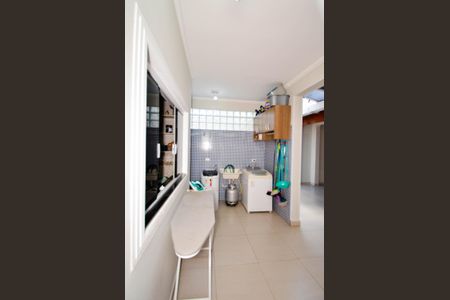 Casa à venda com 200m², 3 quartos e 4 vagas Casa à venda com 200m², 3 quartos e 4 vagasÁrea de Serviço