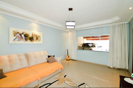 Casa à venda com 200m², 3 quartos e 4 vagas Casa à venda com 200m², 3 quartos e 4 vagasSala