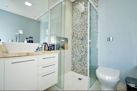 Casa à venda com 200m², 3 quartos e 4 vagas Casa à venda com 200m², 3 quartos e 4 vagasBanheiro da Suíte 1