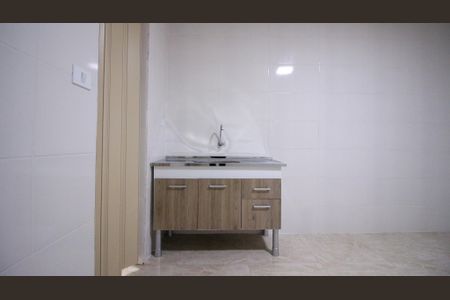 Sala/Cozinha de casa para alugar com 1 quarto, 40m² em Jardim Três Marias, São Paulo
