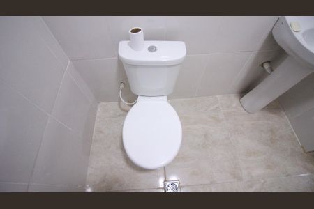 Banheiro de casa para alugar com 1 quarto, 40m² em Jardim Três Marias, São Paulo