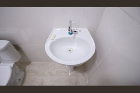 Banheiro de casa para alugar com 1 quarto, 40m² em Jardim Três Marias, São Paulo