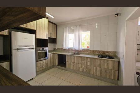 Casa de condomínio para alugar com 120m², 3 quartos e 2 vagasCozinha e Área de Serviço