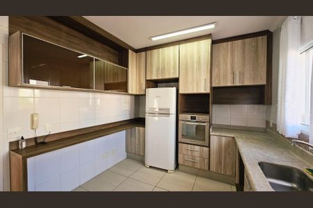 Casa de condomínio para alugar com 120m², 3 quartos e 2 vagasCozinha e Área de Serviço