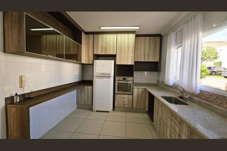 Casa de condomínio para alugar com 120m², 3 quartos e 2 vagasCozinha e Área de Serviço