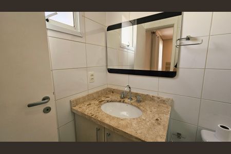 Casa de condomínio para alugar com 120m², 3 quartos e 2 vagasBanheiro da Suíte