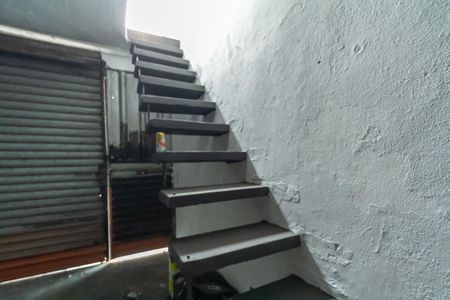 Casa à venda com 145m², 2 quartos e 1 vagaEscada Casa 2