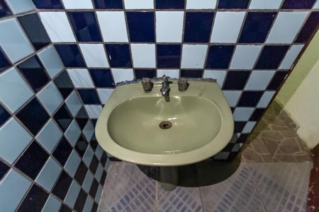 Casa à venda com 145m², 2 quartos e 1 vagaBanheiro Casa 4