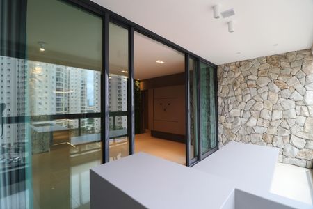 Varanda gourmet de apartamento para alugar com 3 quartos, 151m² em Jardim Karaíba, Uberlândia