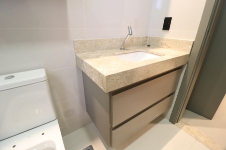 Apartamento para alugar com 151m², 3 quartos e 3 vagasBanheiro do Quarto 1