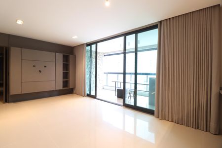 Apartamento para alugar com 151m², 3 quartos e 3 vagasSala