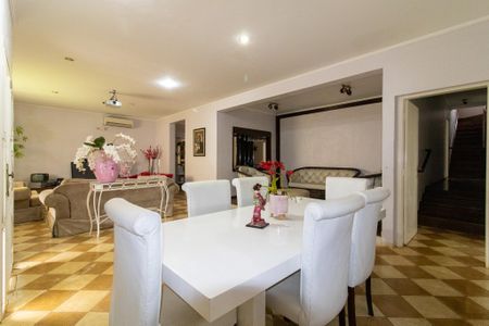 Casa à venda com 507m², 4 quartos e 10 vagasSala