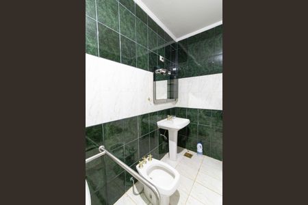 Casa à venda com 507m², 4 quartos e 10 vagasBanheiro da Suíte 1