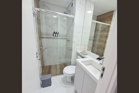 Banheiro de apartamento à venda com 2 quartos, 45m² em Campanário, Diadema