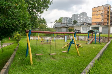 Apartamento à venda com 60m², 2 quartos e sem vagaÁrea comum - Playground