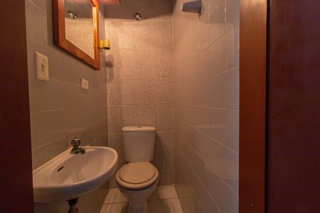 Lavabo de apartamento para alugar com 3 quartos, 81m² em Centro, Curitiba