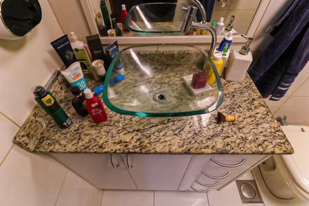 Apartamento à venda com 49m², 2 quartos e 2 vagas Apartamento à venda com 49m², 2 quartos e 2 vagasBanheiro