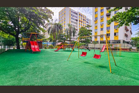 Apartamento à venda com 49m², 2 quartos e 2 vagas Apartamento à venda com 49m², 2 quartos e 2 vagasÁrea comum - Playground