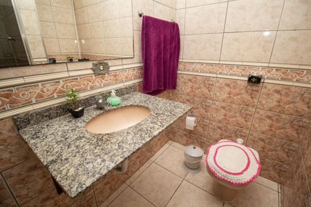 Casa à venda com 150m², 4 quartos e 2 vagasBanheiro Social