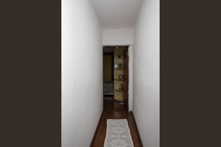 Casa à venda com 150m², 4 quartos e 2 vagasCorredor