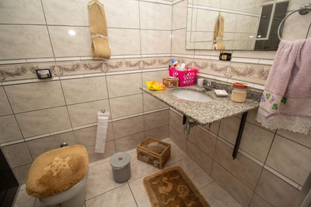 Casa à venda com 150m², 4 quartos e 2 vagasBanheiro da Suíte 2