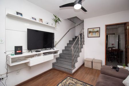 Casa à venda com 150m², 4 quartos e 2 vagasSala