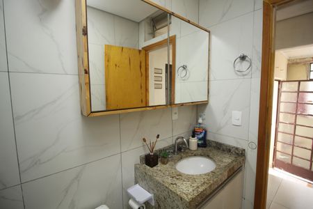 Casa à venda com 125m², 3 quartos e 1 vagaBanheiro