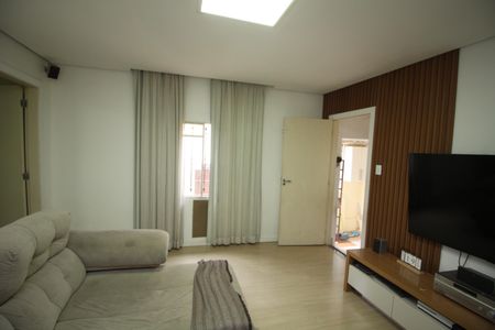 Sala de casa à venda com 3 quartos, 125m² em São Lucas, São Paulo