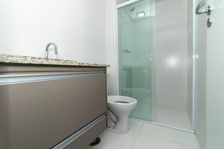 Banheiro de kitnet/studio para alugar com 1 quarto, 28m² em Perdizes, São Paulo
