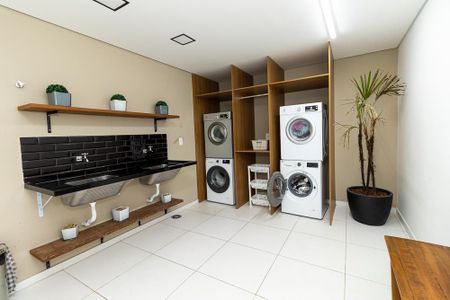 Studio para alugar com 28m², 1 quarto e 1 vaga Studio para alugar com 28m², 1 quarto e 1 vagaÁrea comum - Lavanderia