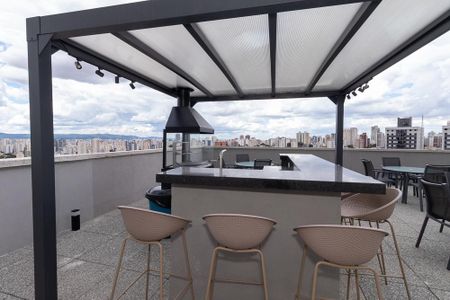 Studio para alugar com 28m², 1 quarto e 1 vaga Studio para alugar com 28m², 1 quarto e 1 vagaÁrea comum - Churrasqueira