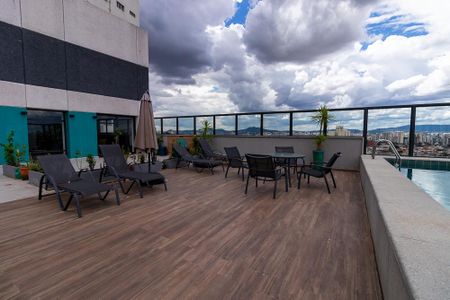 Studio para alugar com 28m², 1 quarto e 1 vaga Studio para alugar com 28m², 1 quarto e 1 vagaÁrea comum - Piscina