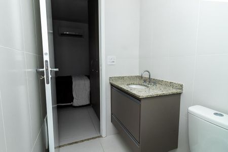 Studio para alugar com 28m², 1 quarto e 1 vaga Studio para alugar com 28m², 1 quarto e 1 vagaBanheiro