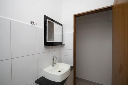 Casa para alugar com 45m², 2 quartos e sem vagaBanheiro 