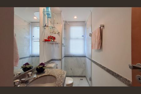 Apartamento à venda com 127m², 3 quartos e 2 vagasBanheiro da Suíte