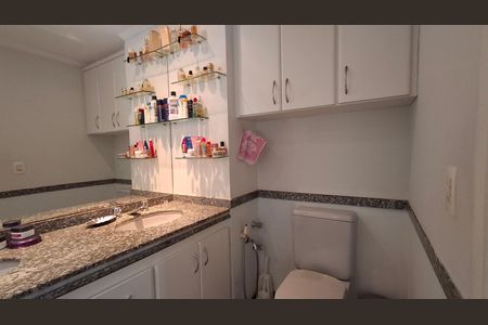 Apartamento à venda com 127m², 3 quartos e 2 vagasBanheiro da Suíte