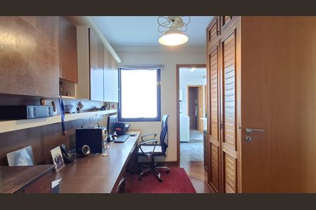 Apartamento à venda com 127m², 3 quartos e 2 vagasEscritório