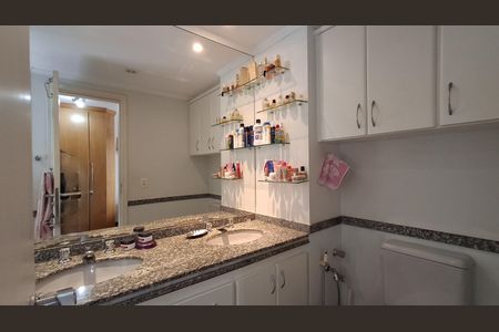 Apartamento à venda com 127m², 3 quartos e 2 vagasBanheiro da Suíte